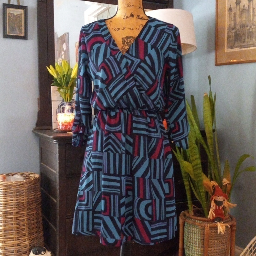 Everly Blue & Fuchsia Graphic Block Print Roll Up Sleeve Pull On Mini Dress - Picture 5 of 15